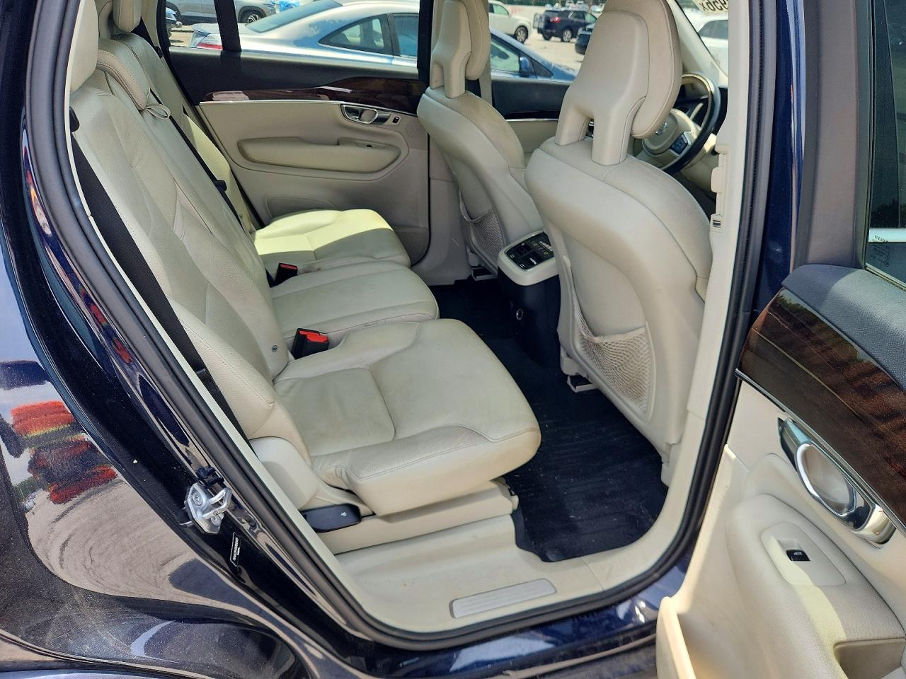 2016 VOLVO XC90