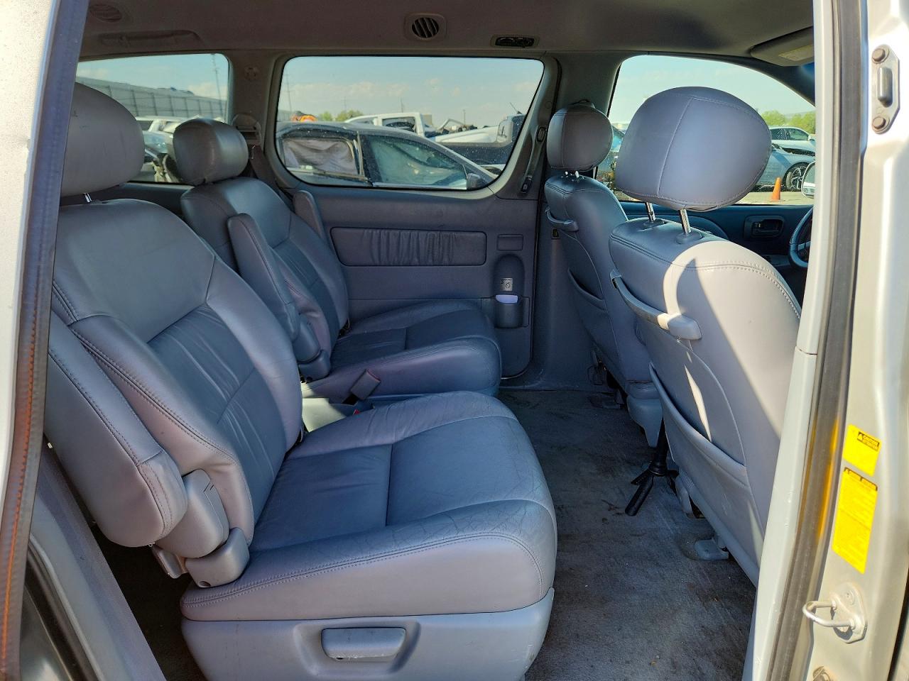 2002 TOYOTA SIENNA