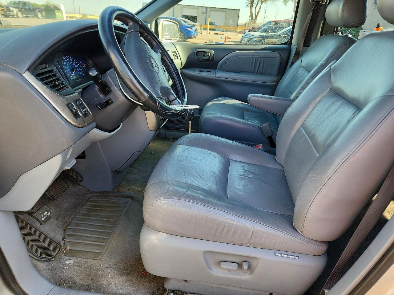 2002 TOYOTA SIENNA