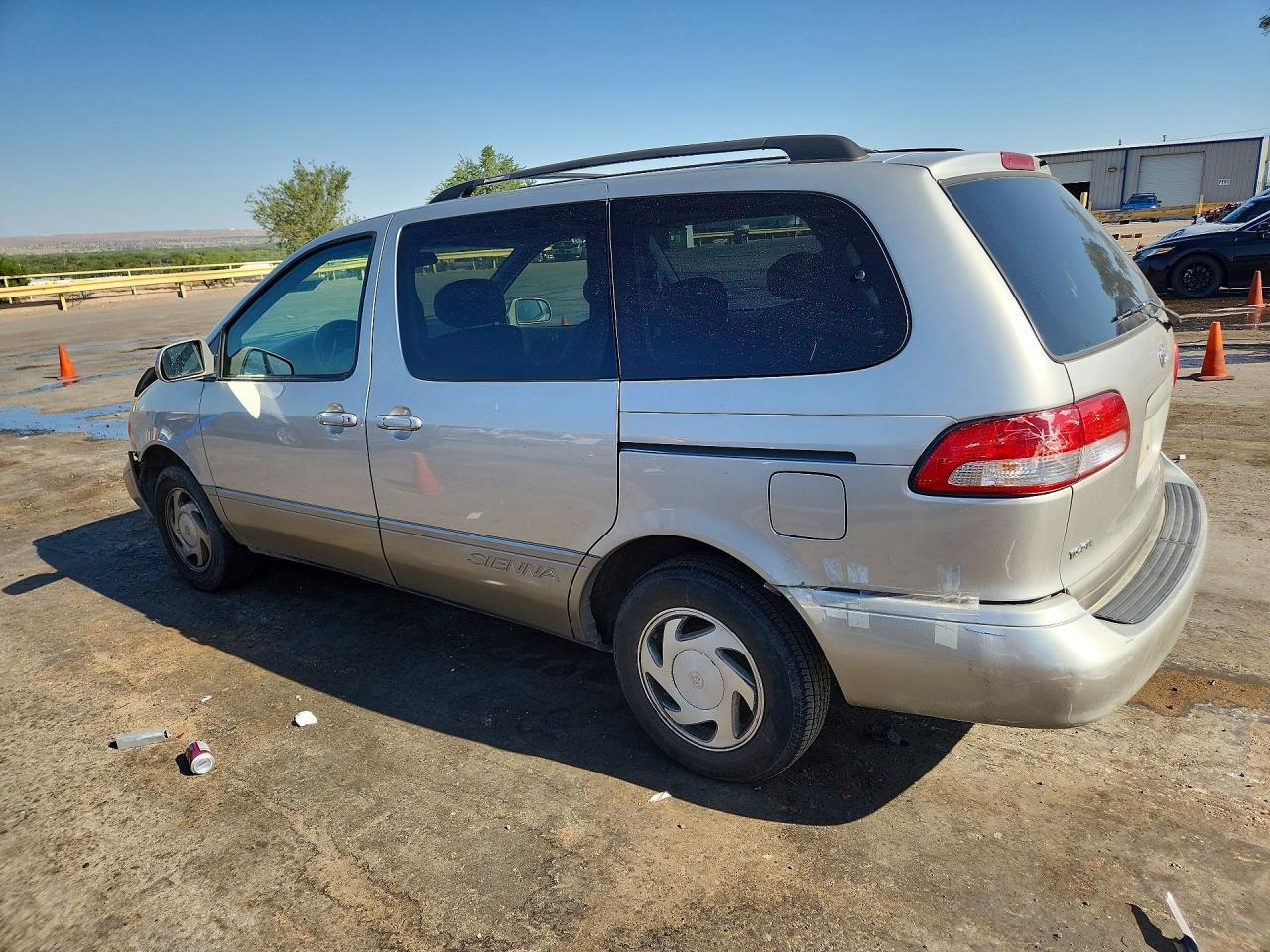 2002 TOYOTA SIENNA
