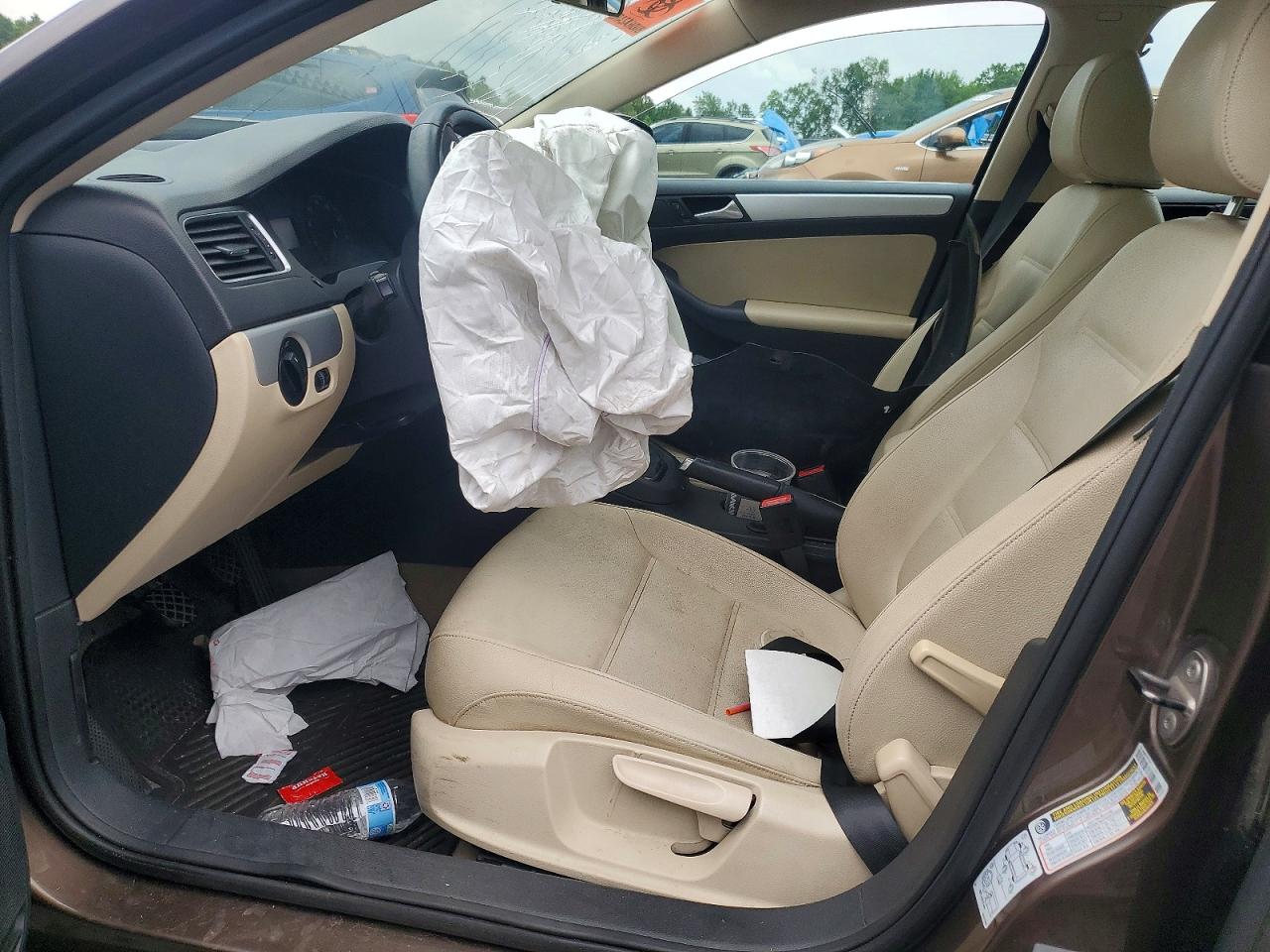 2011 VOLKSWAGEN JETTA