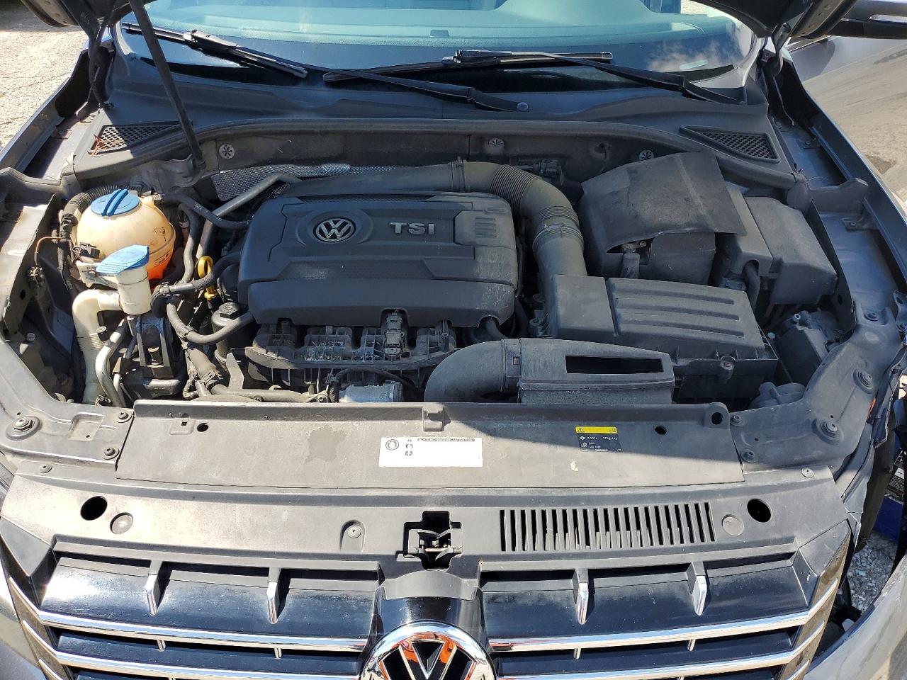 2015 VOLKSWAGEN PASSAT
