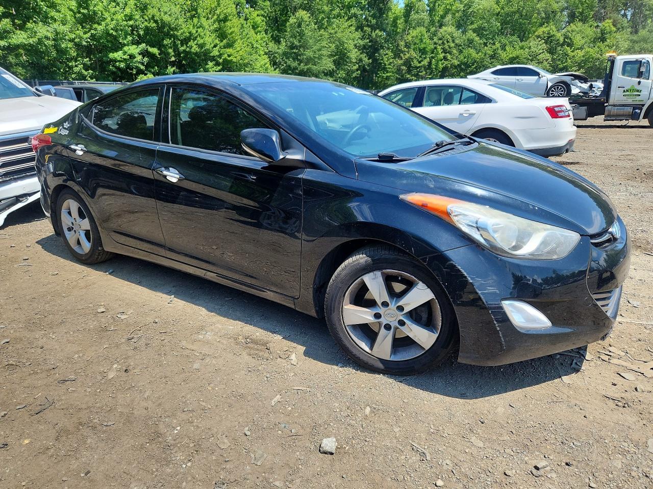 2013 HYUNDAI ELANTRA