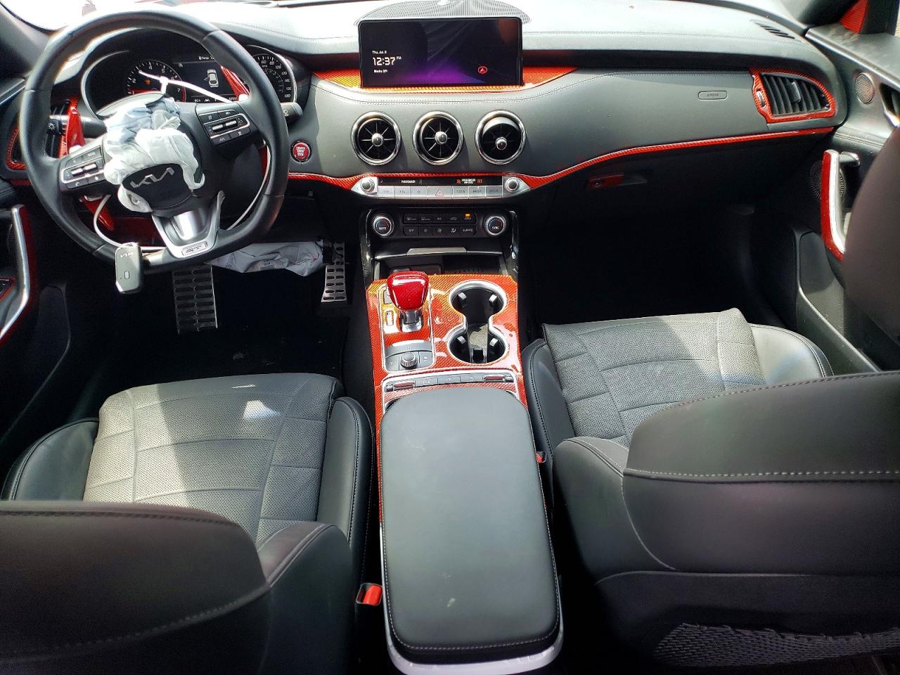 2023 KIA STINGER
