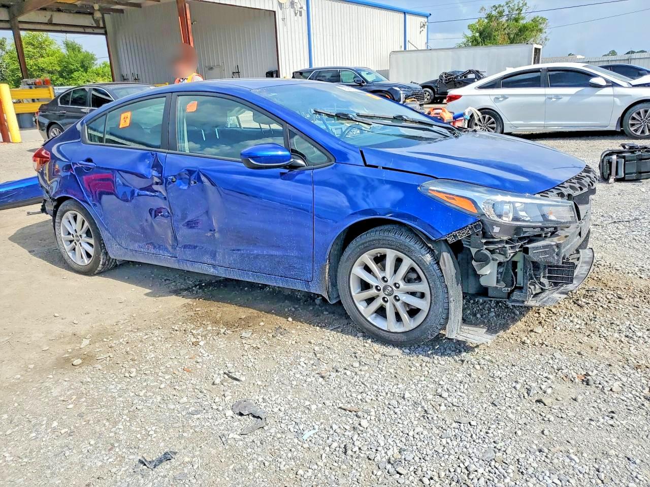 2017 KIA FORTE