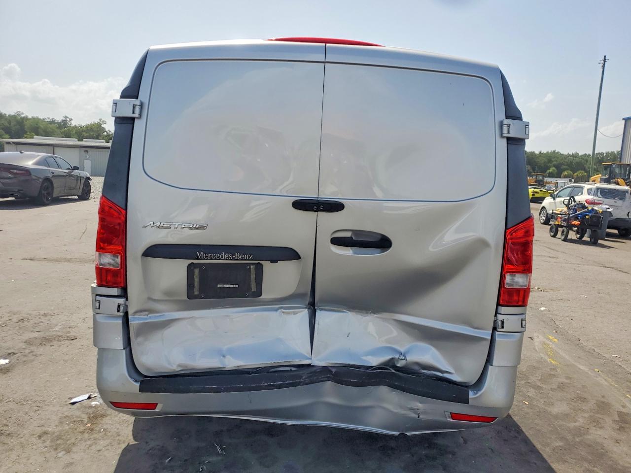 2018 MERCEDES-BENZ METRIS