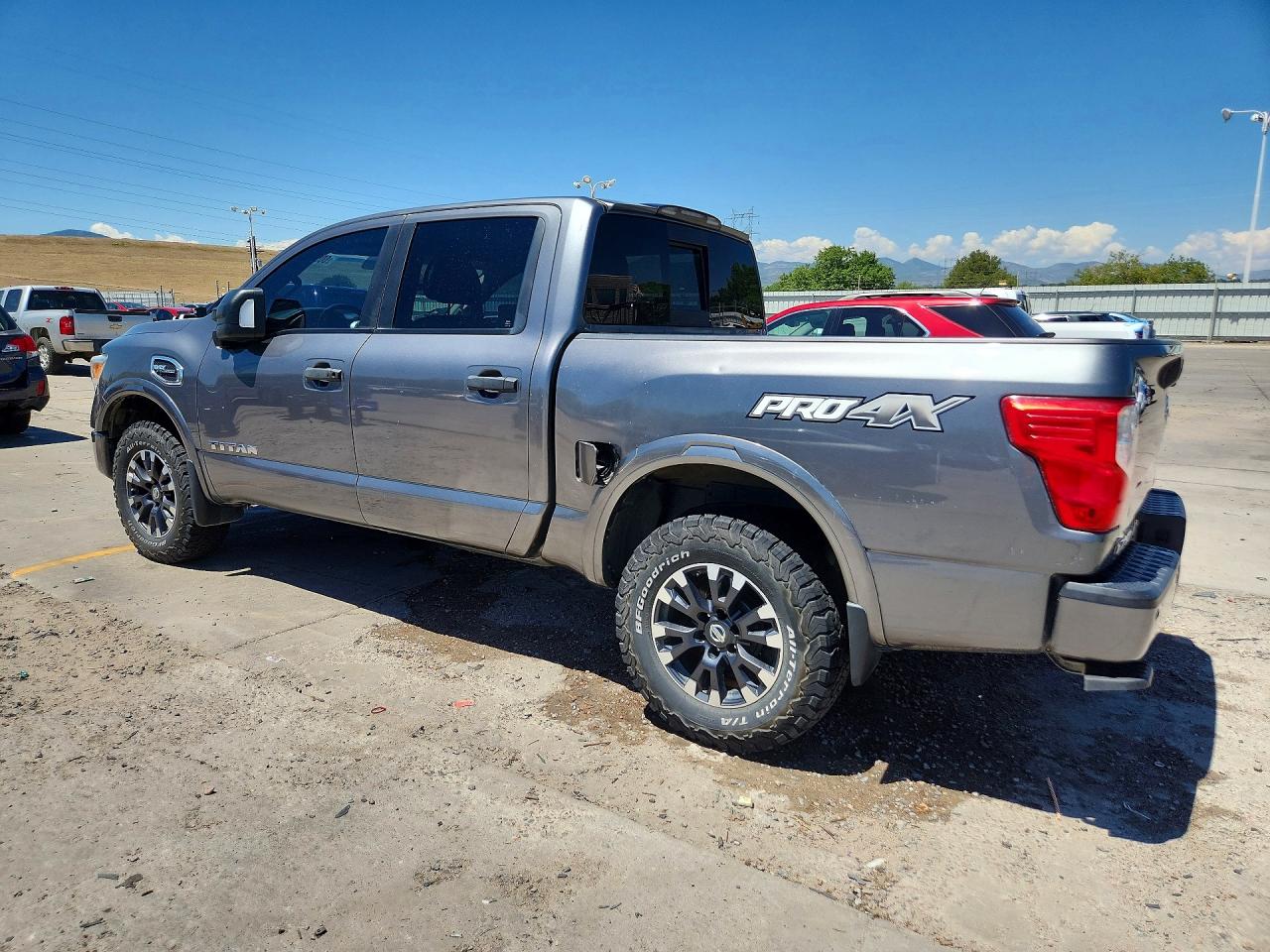 2017 NISSAN TITAN