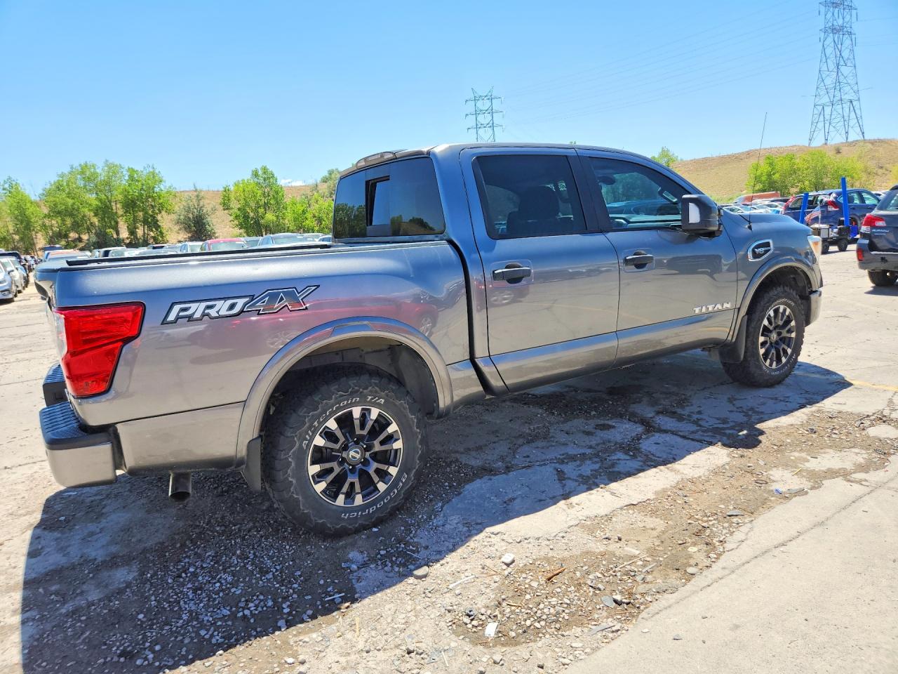2017 NISSAN TITAN