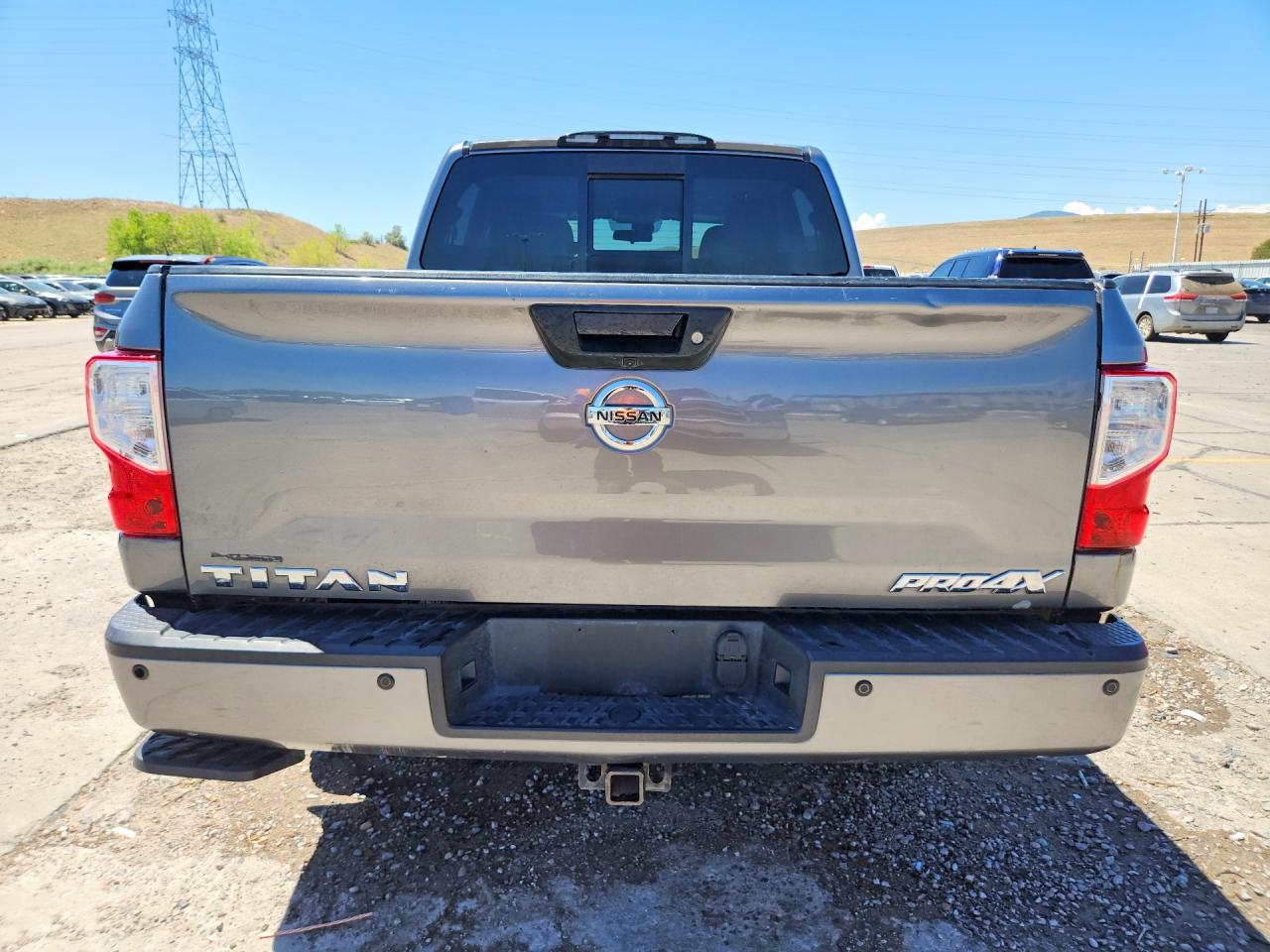 2017 NISSAN TITAN