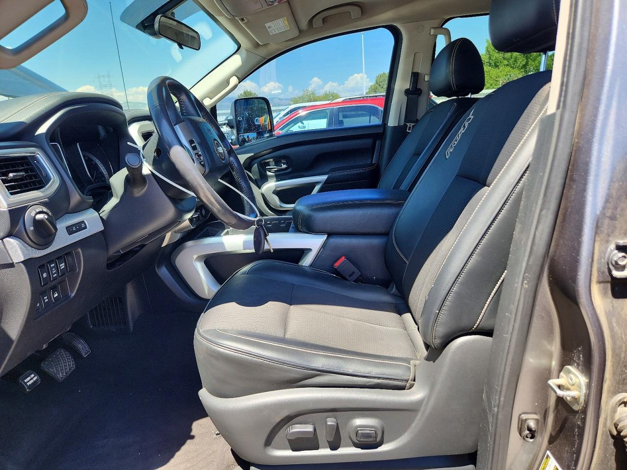 2017 NISSAN TITAN