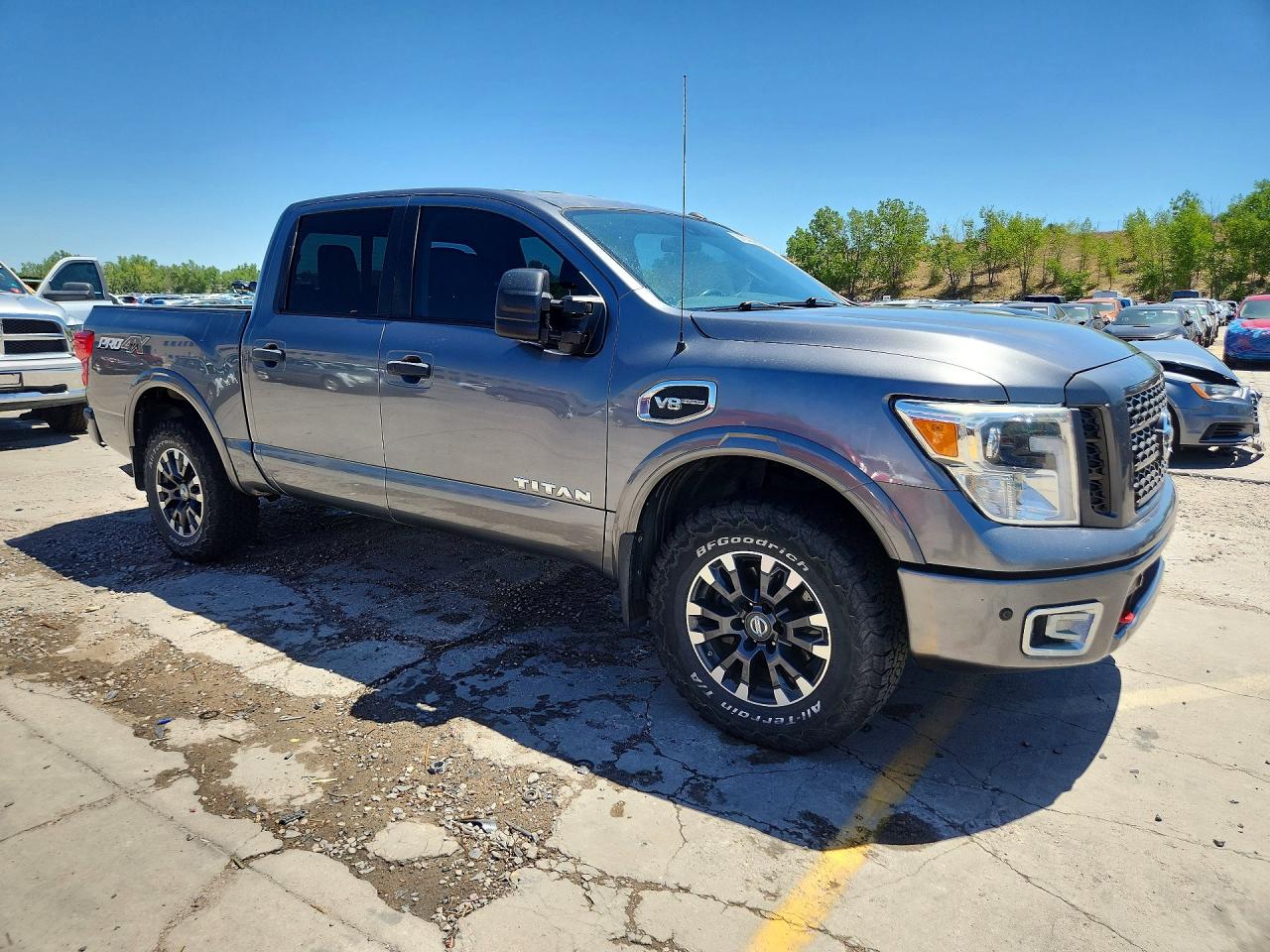 2017 NISSAN TITAN