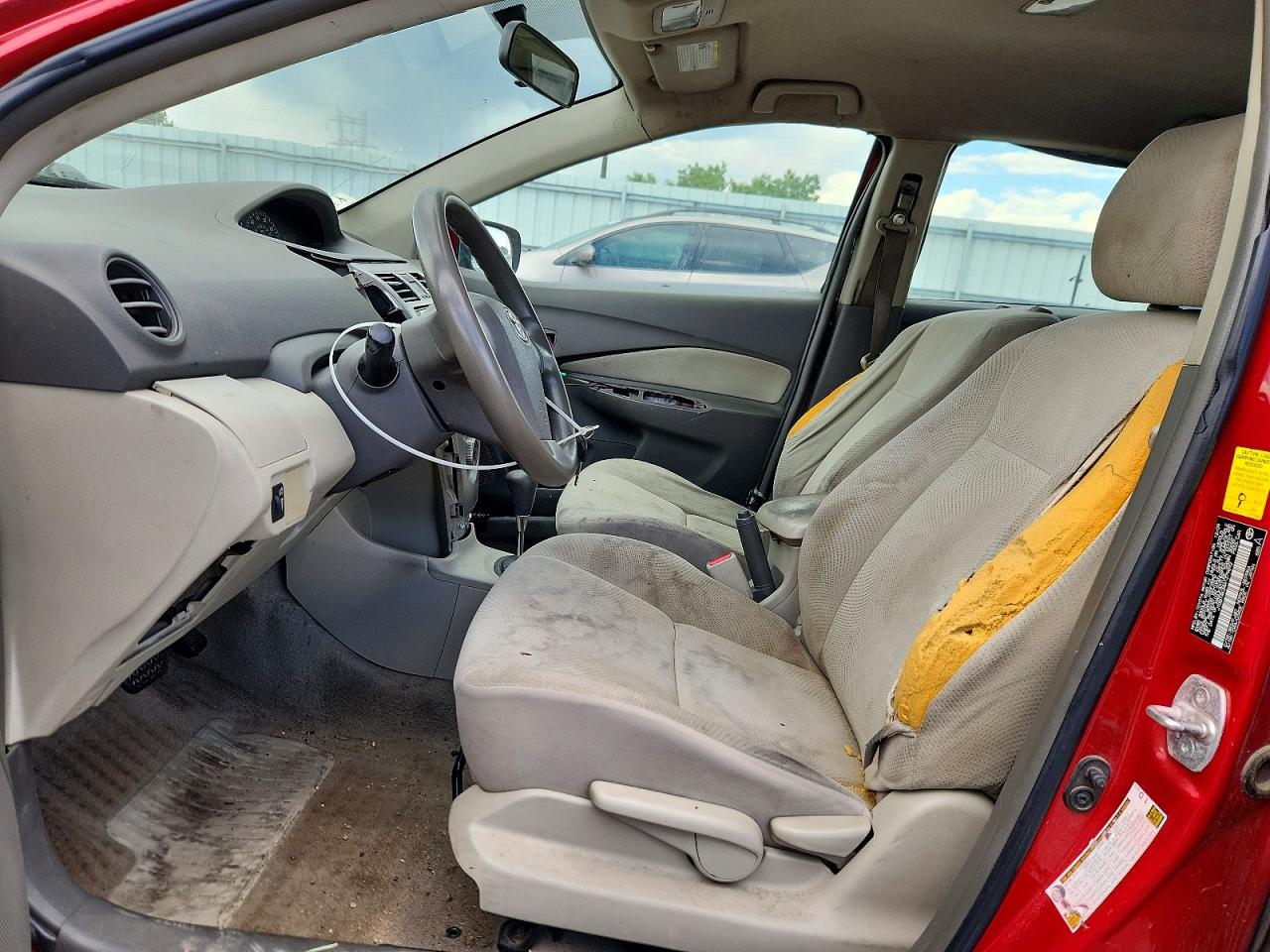 2010 TOYOTA YARIS