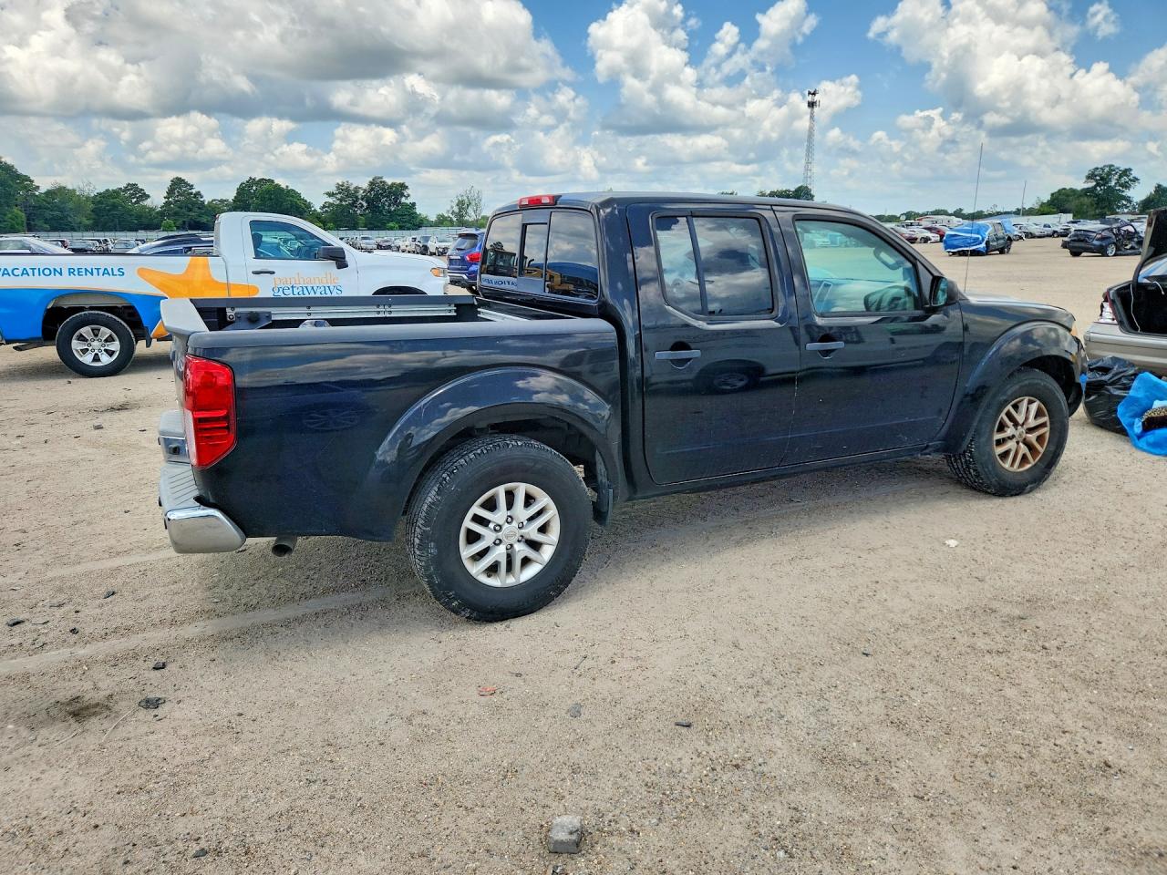 2015 NISSAN FRONTIER