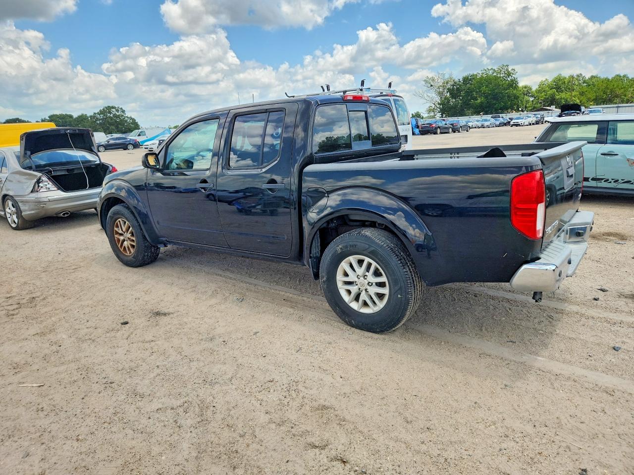 2015 NISSAN FRONTIER