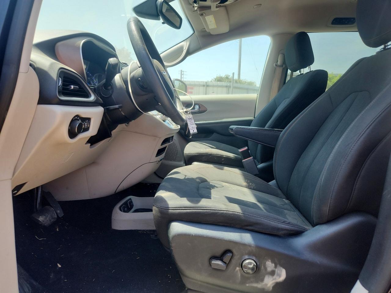 2017 CHRYSLER PACIFICA