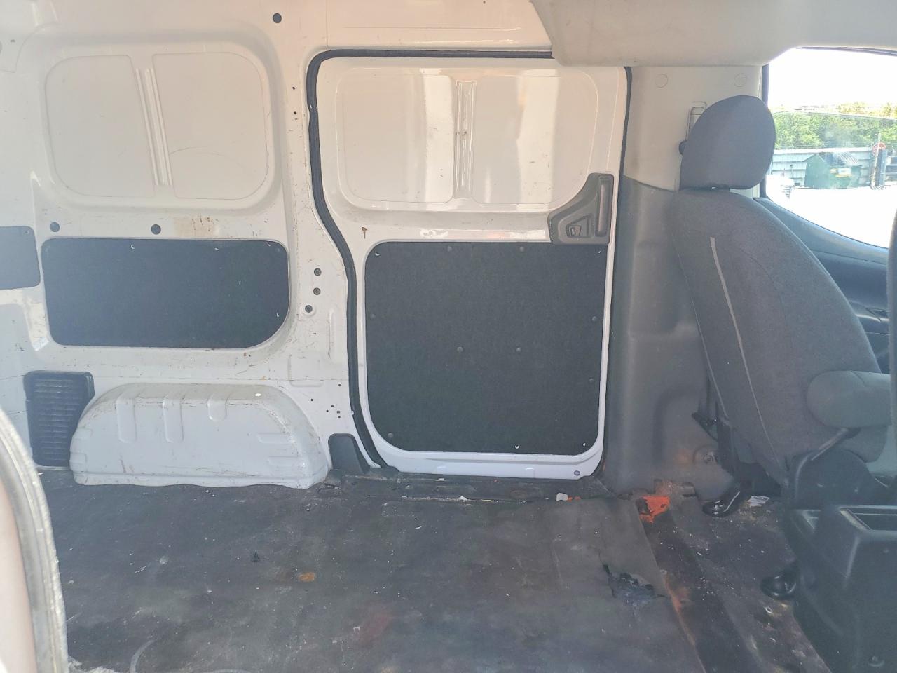 2017 NISSAN NV