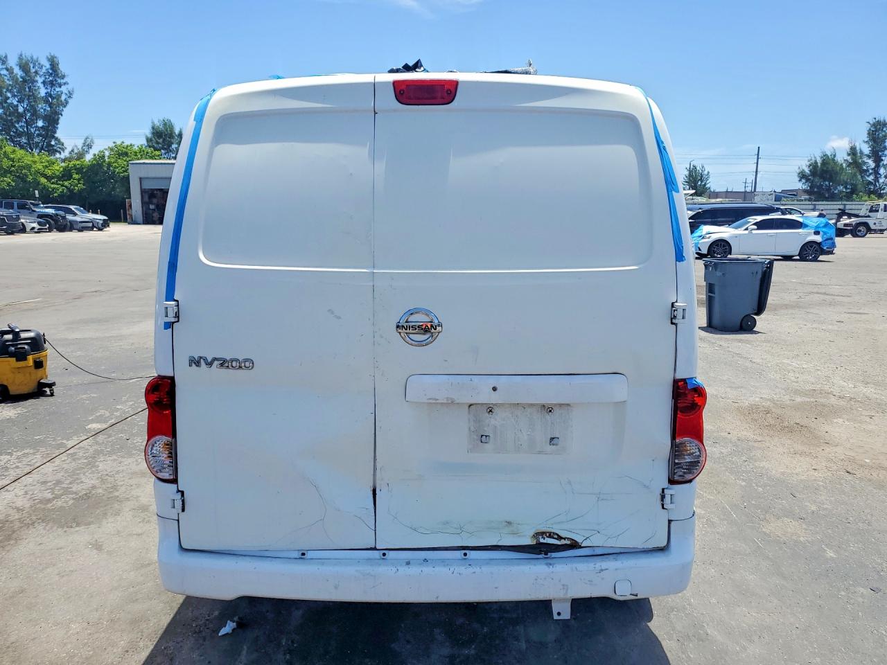 2017 NISSAN NV