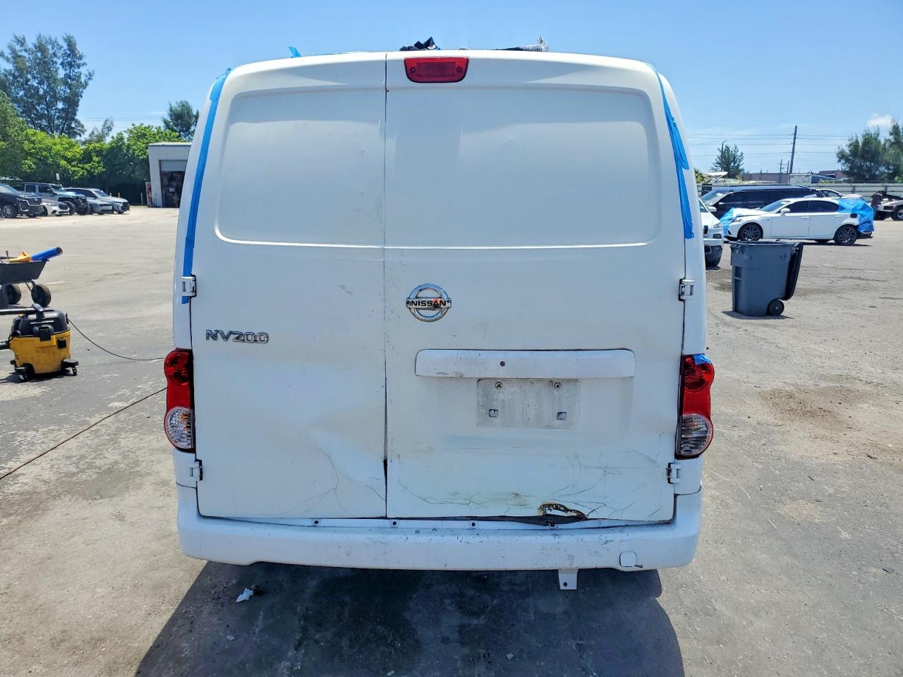 2017 NISSAN NV