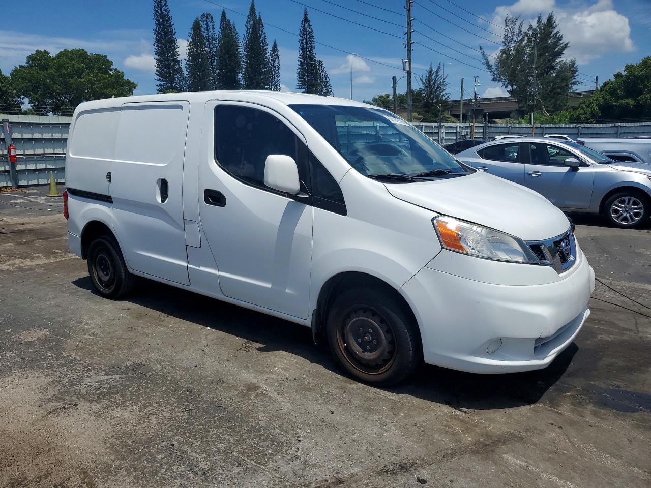 2017 NISSAN NV