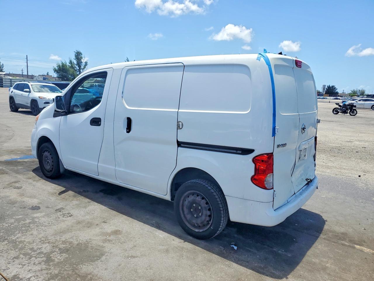 2017 NISSAN NV