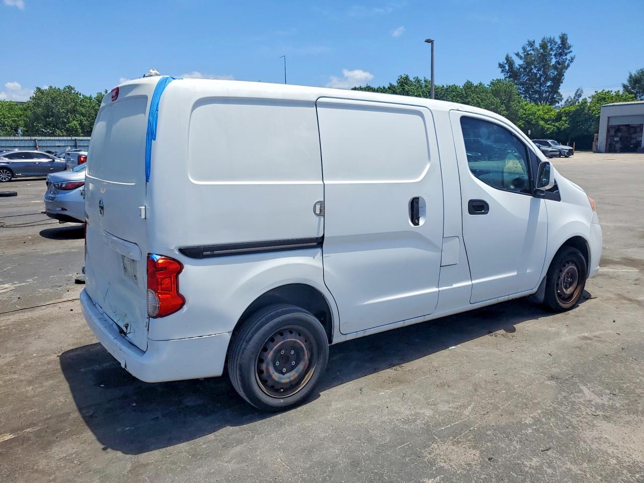 2017 NISSAN NV