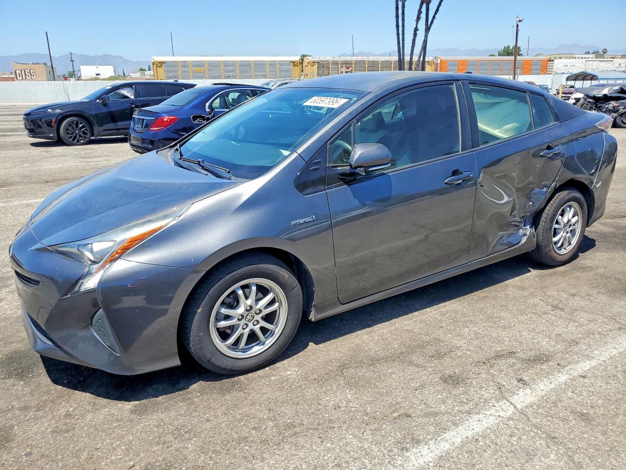 2016 TOYOTA PRIUS
