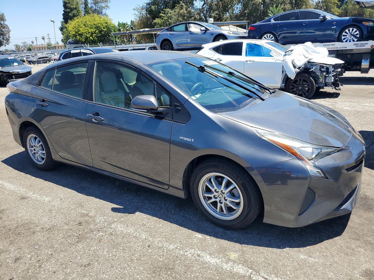 2016 TOYOTA PRIUS