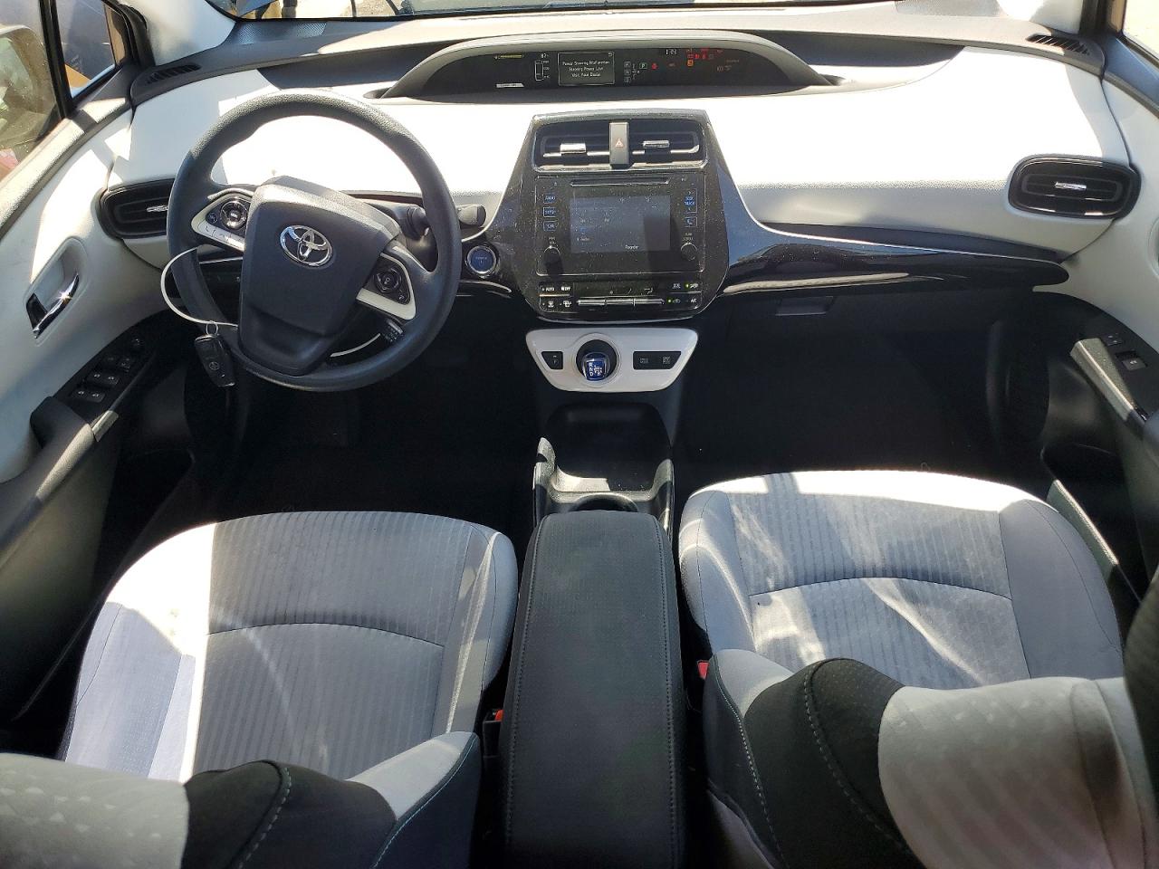 2016 TOYOTA PRIUS