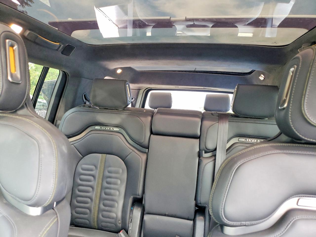 2023 RIVIAN RIS