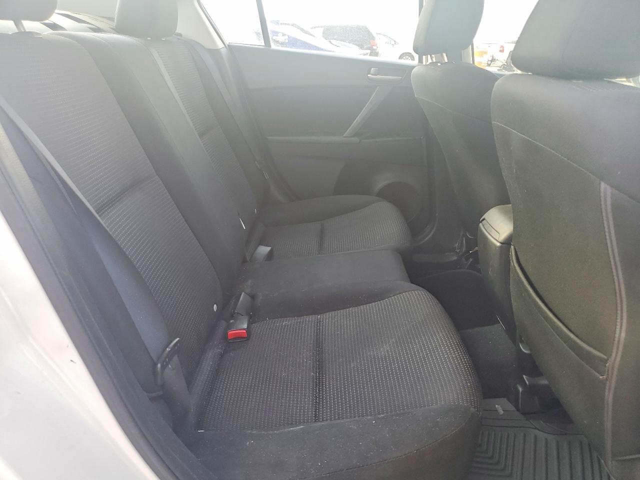 2013 MAZDA 3