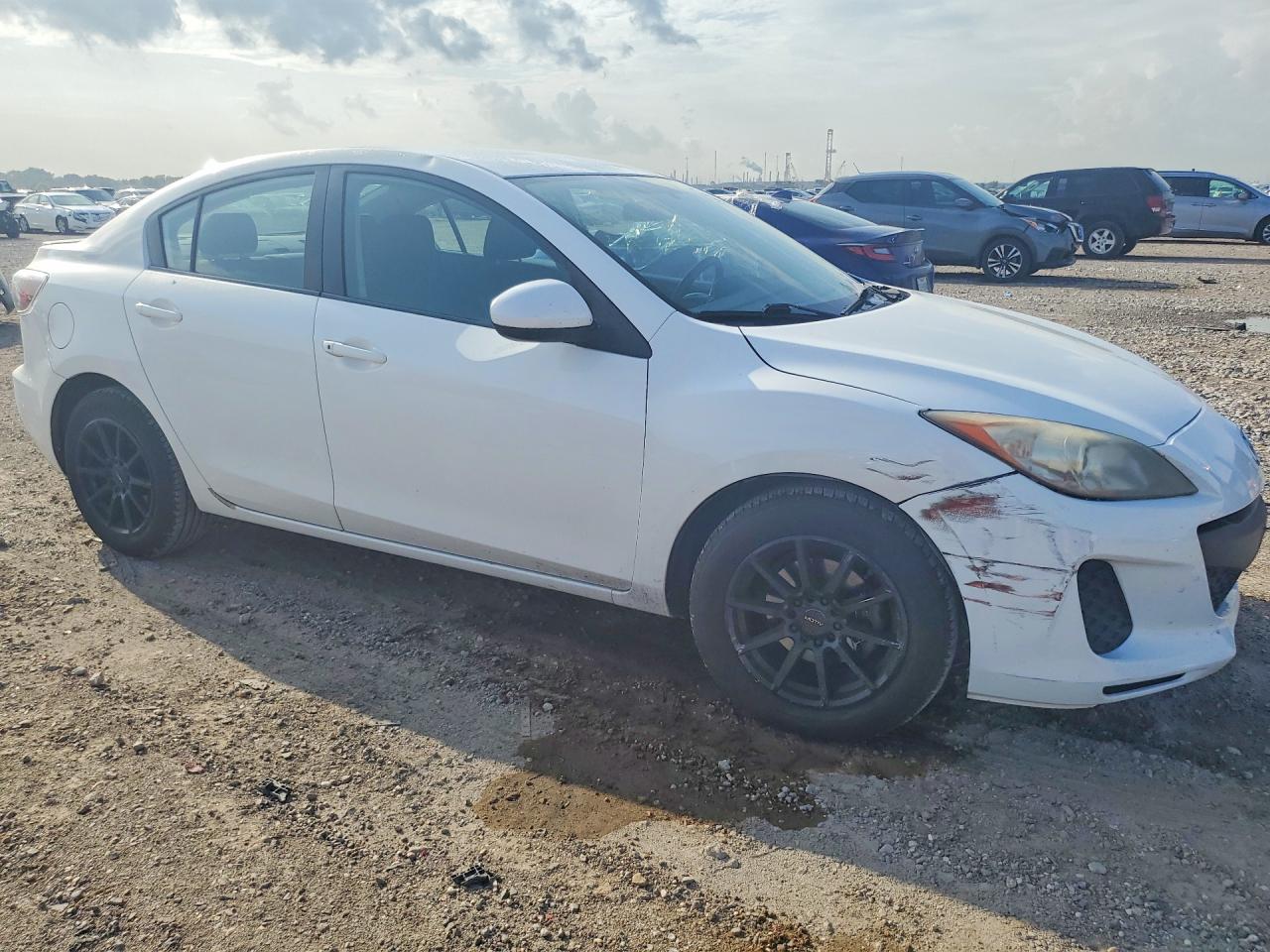 2013 MAZDA 3