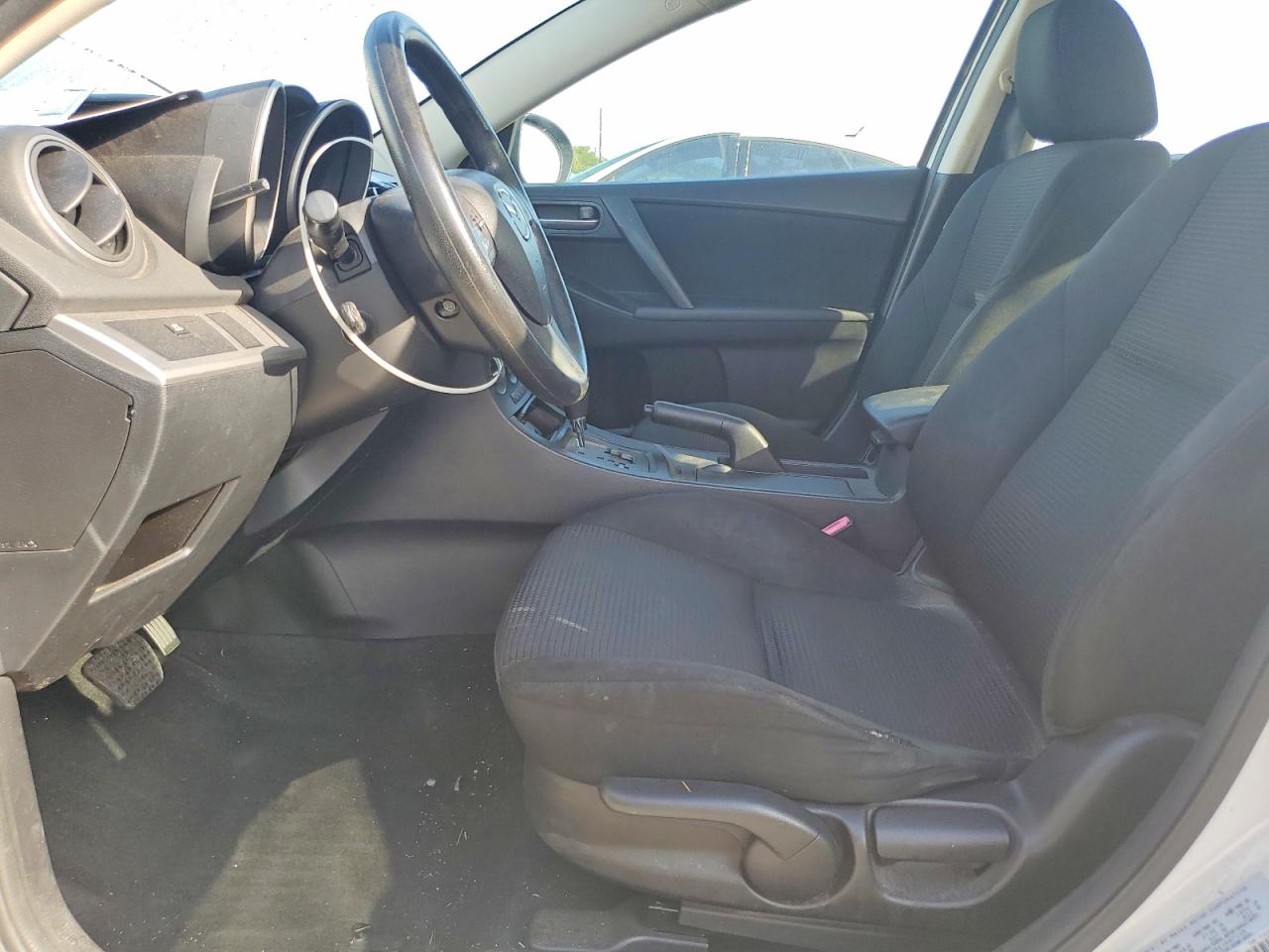 2013 MAZDA 3