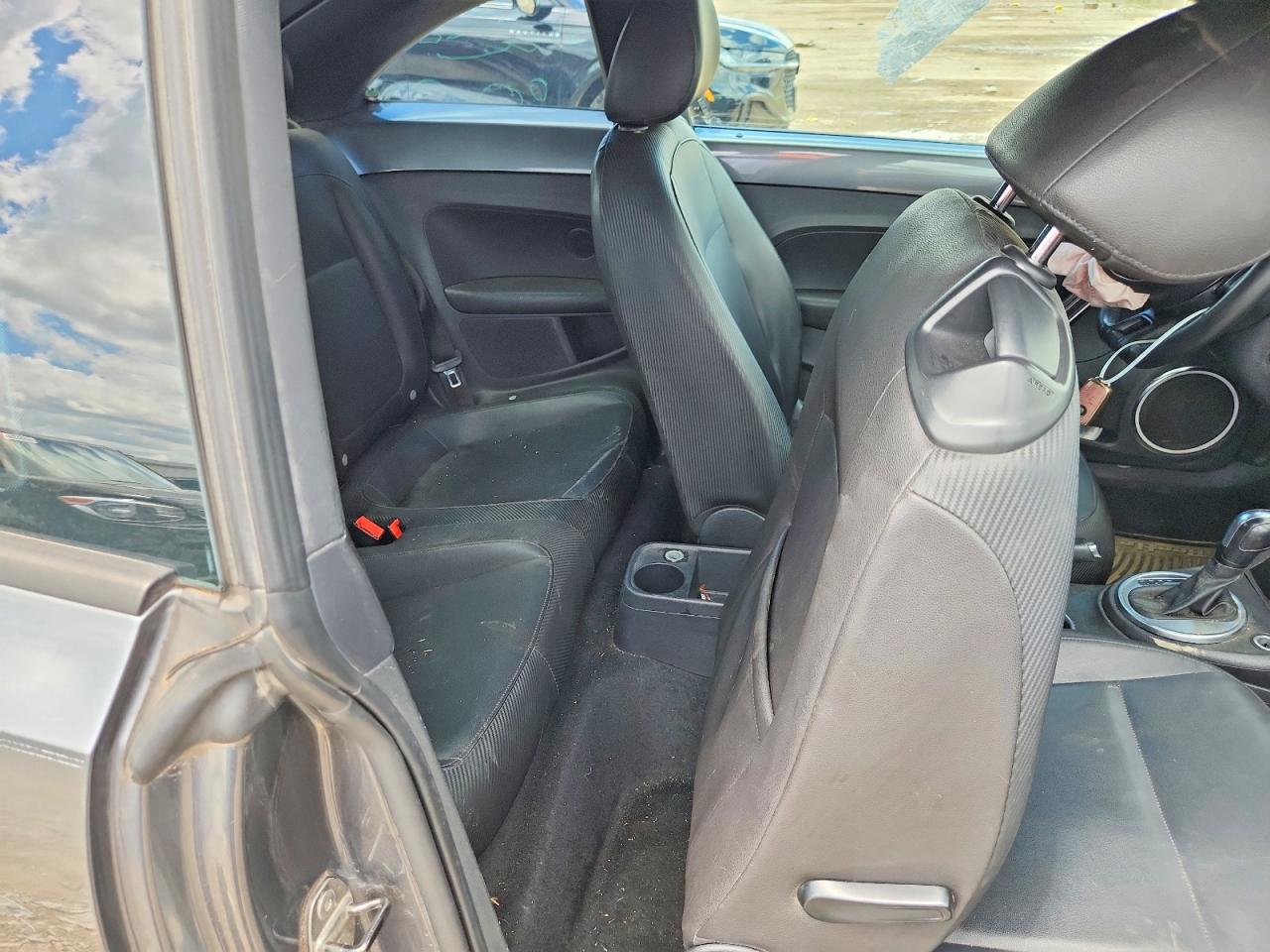 2012 VOLKSWAGEN BEETLE