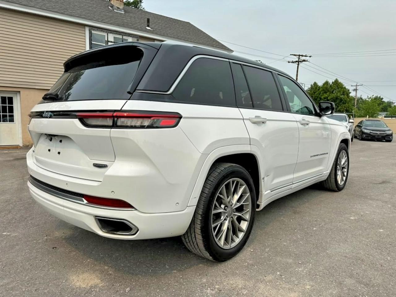 2022 JEEP CHEROKEE