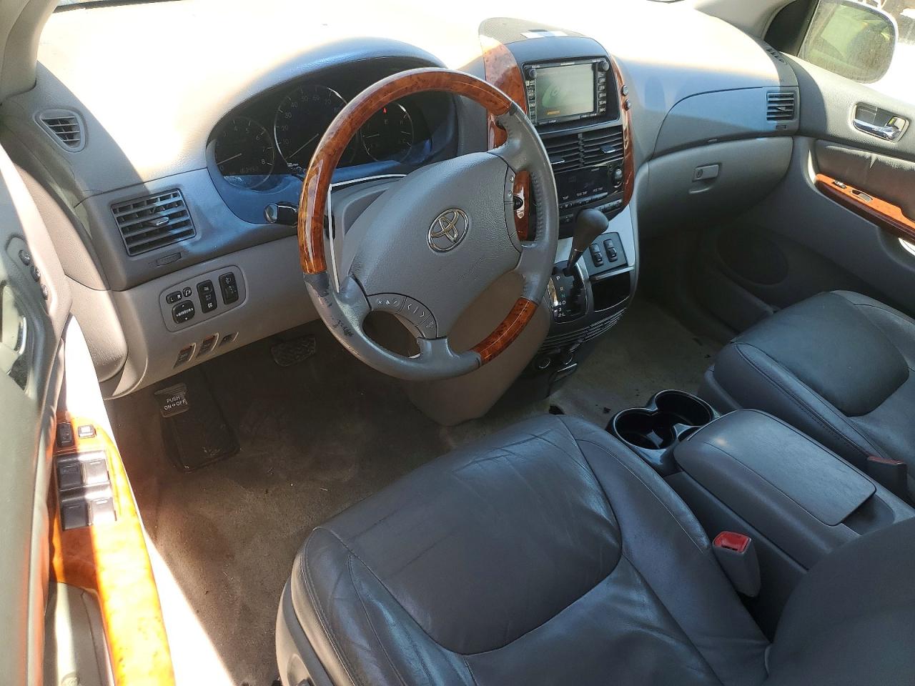 2006 TOYOTA SIENNA