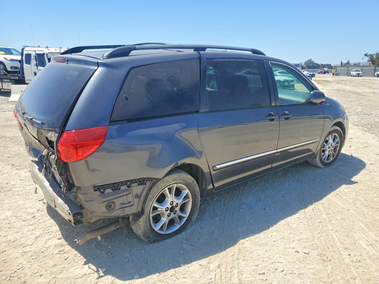 2006 TOYOTA SIENNA