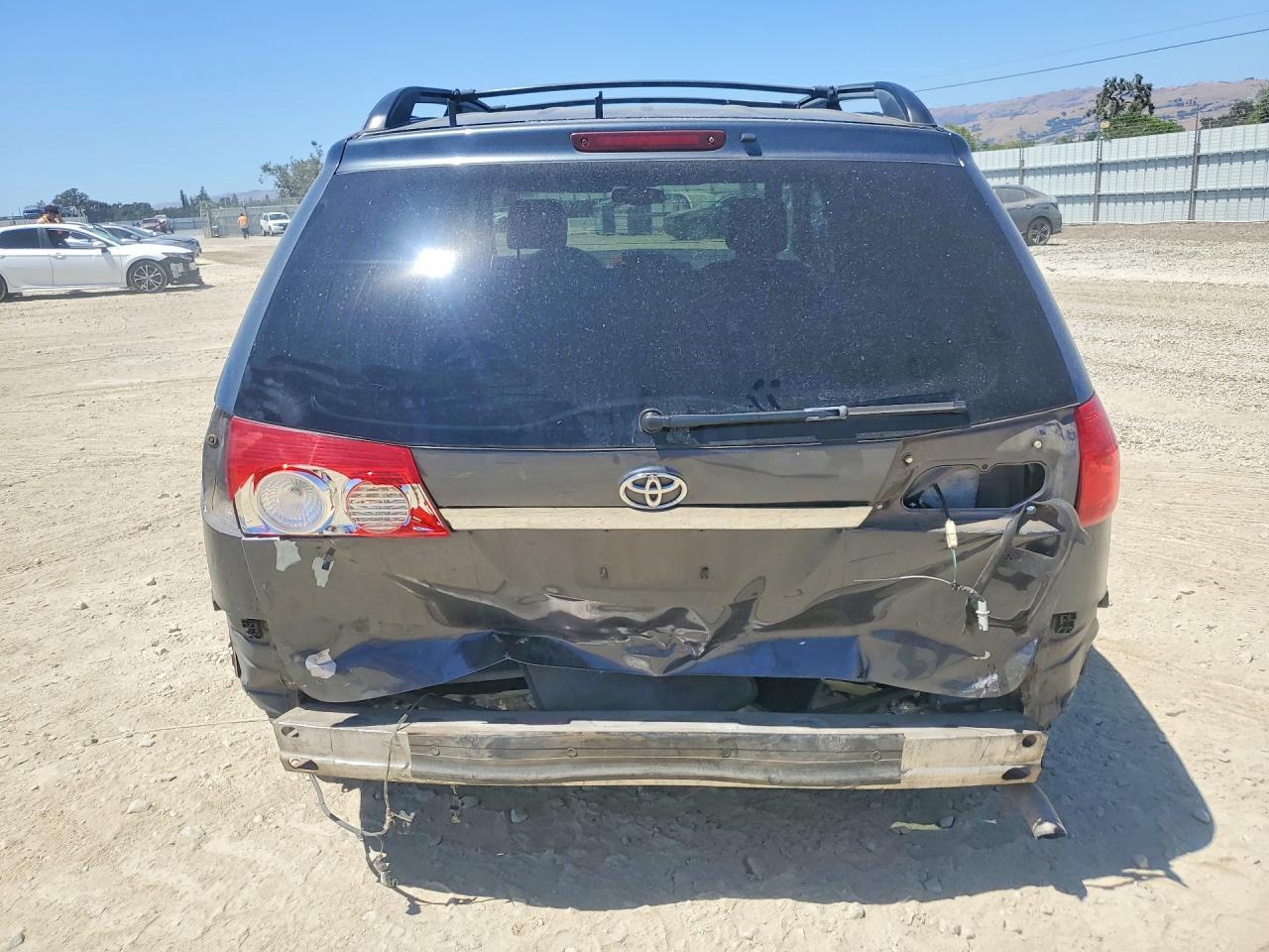 2006 TOYOTA SIENNA