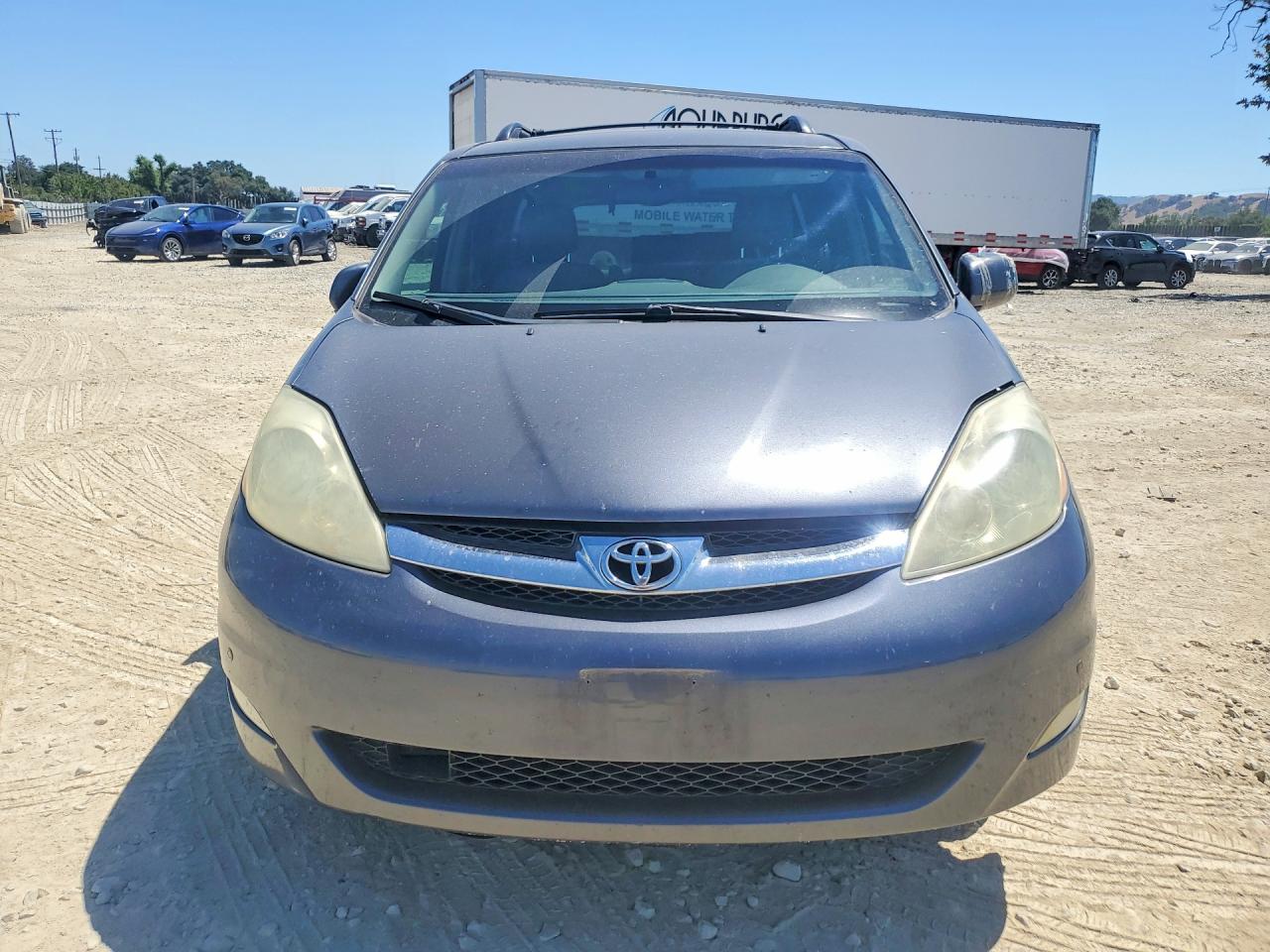 2006 TOYOTA SIENNA