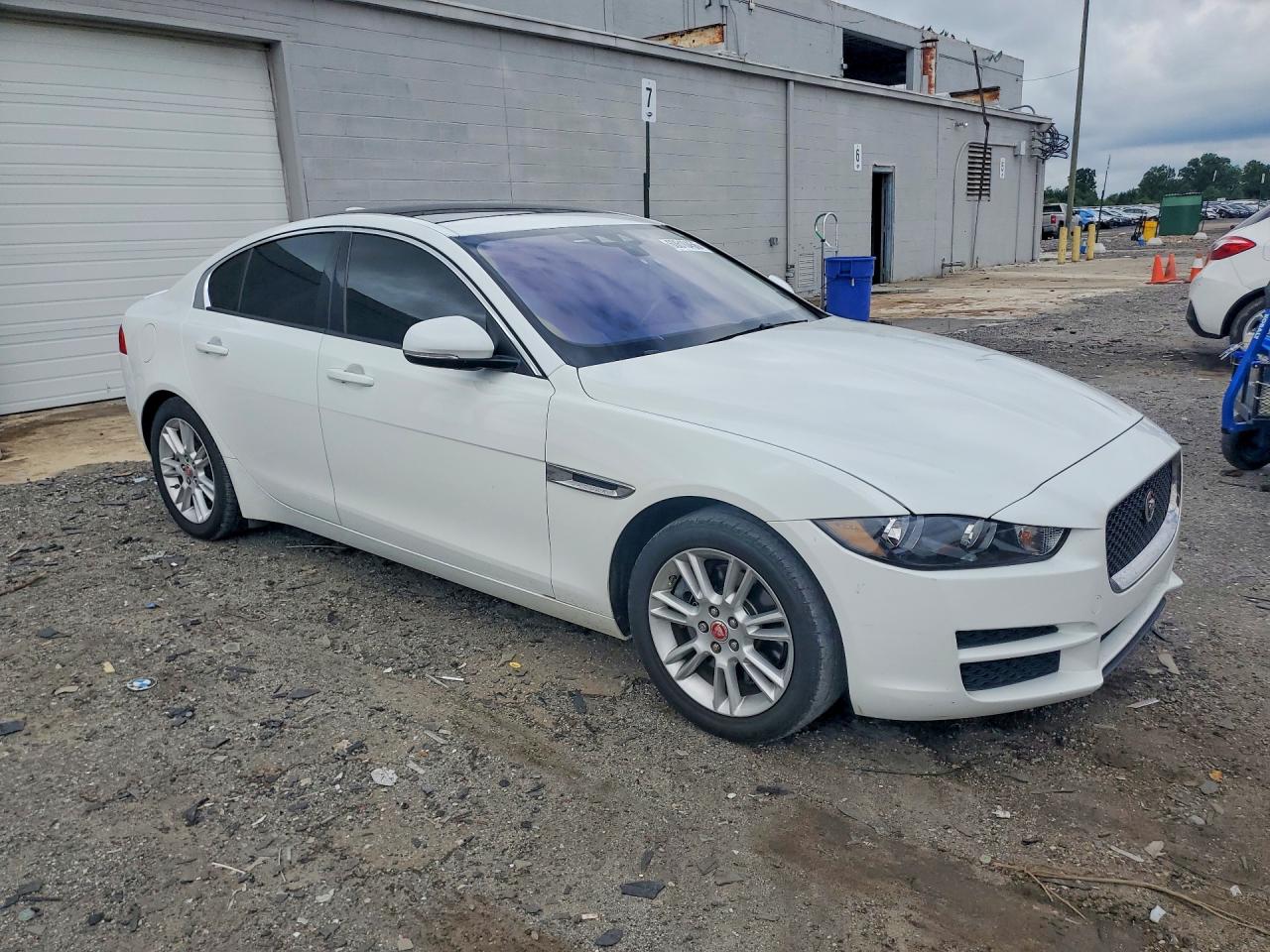 2018 JAGUAR XE