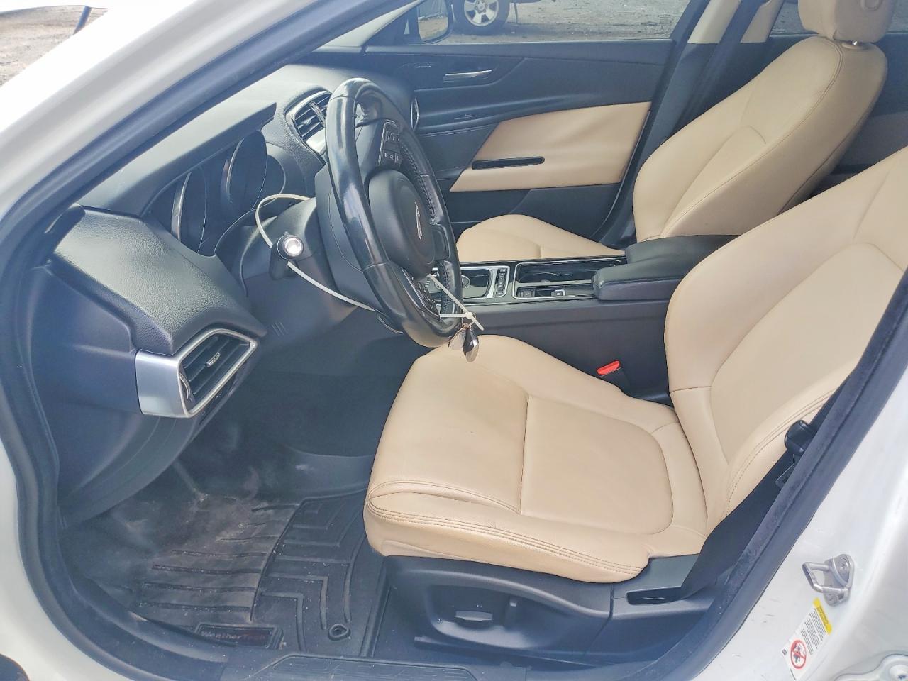 2018 JAGUAR XE