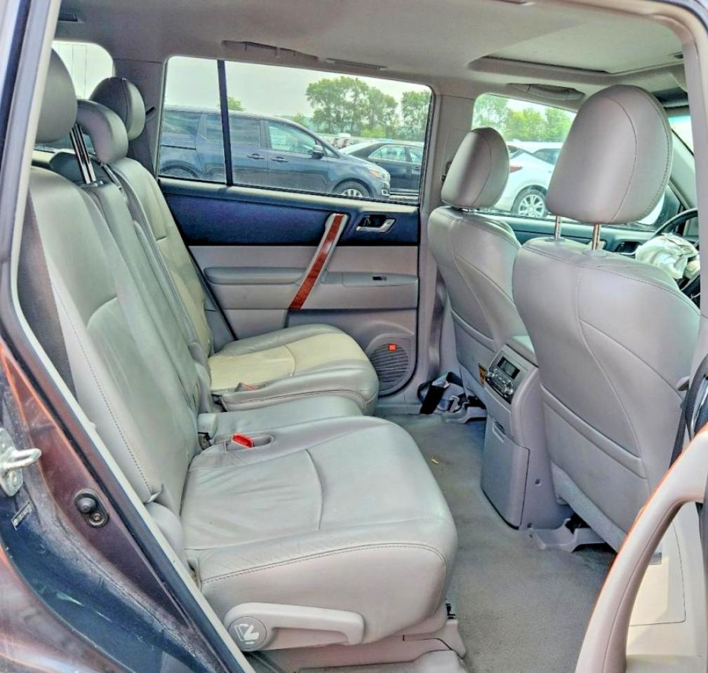 2010 TOYOTA HIGHLANDER