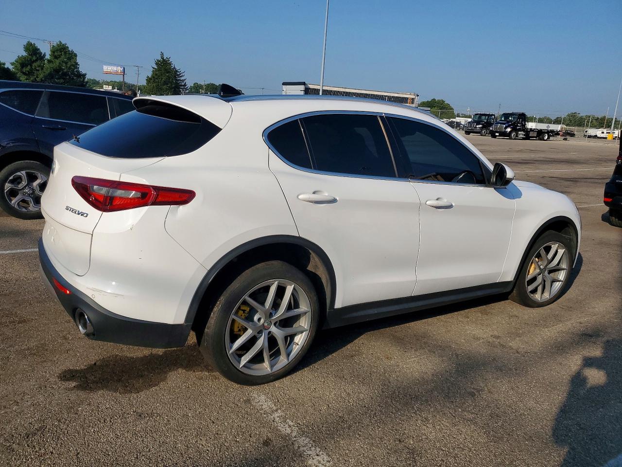 2018 ALFA ROMEO STELVIO