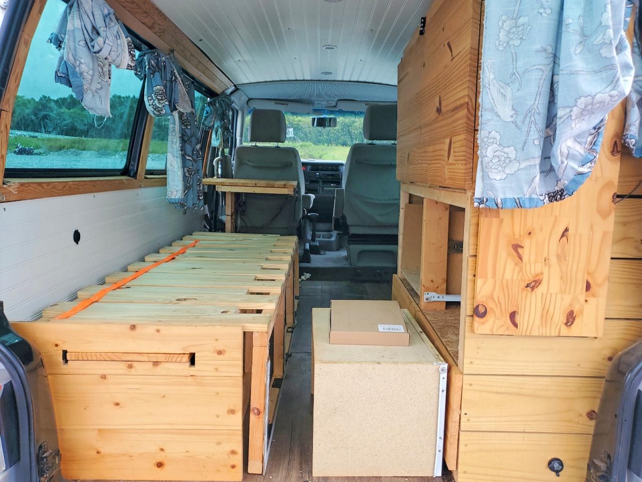 2002 VOLKSWAGEN EUROVAN