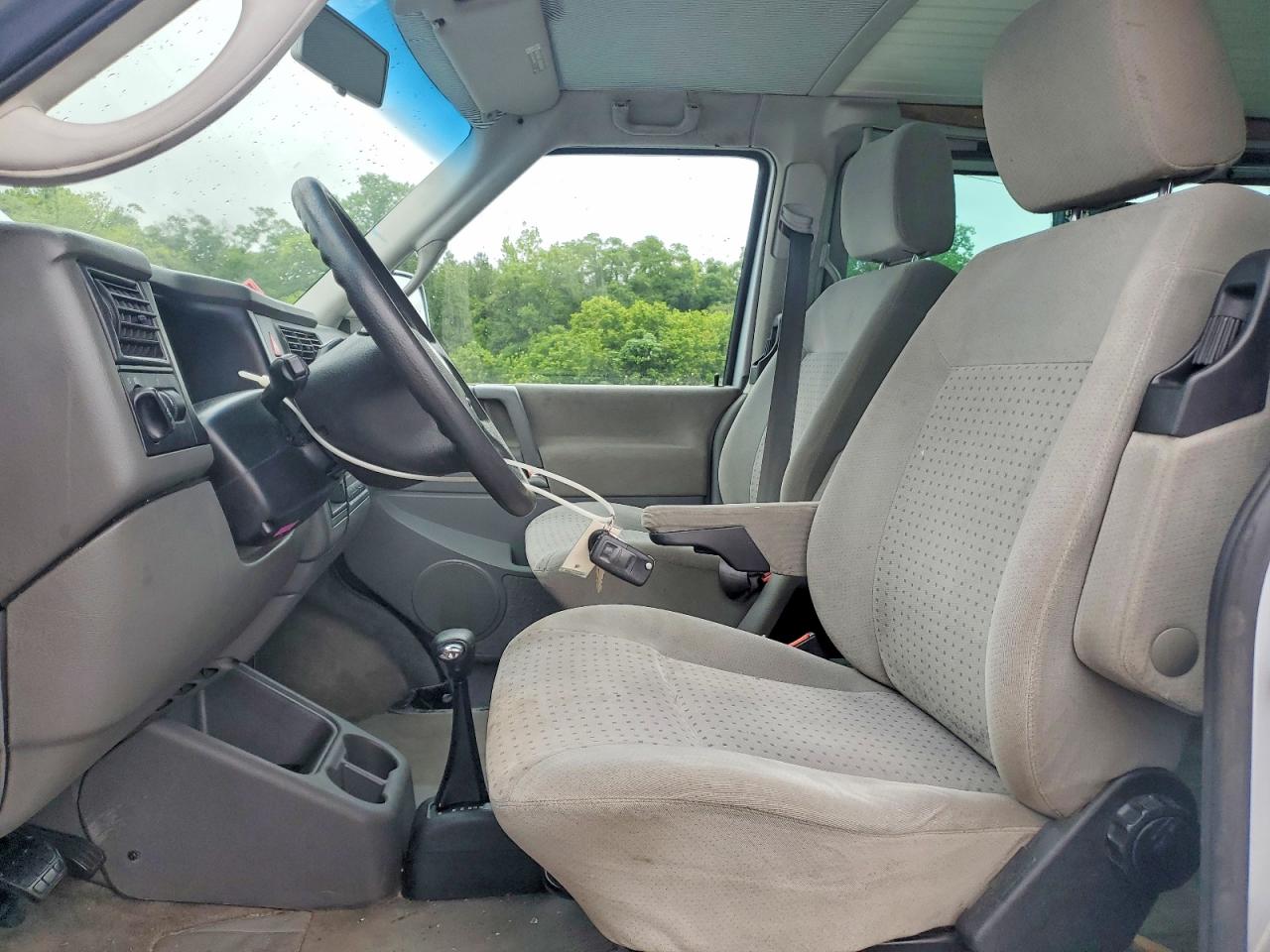 2002 VOLKSWAGEN EUROVAN