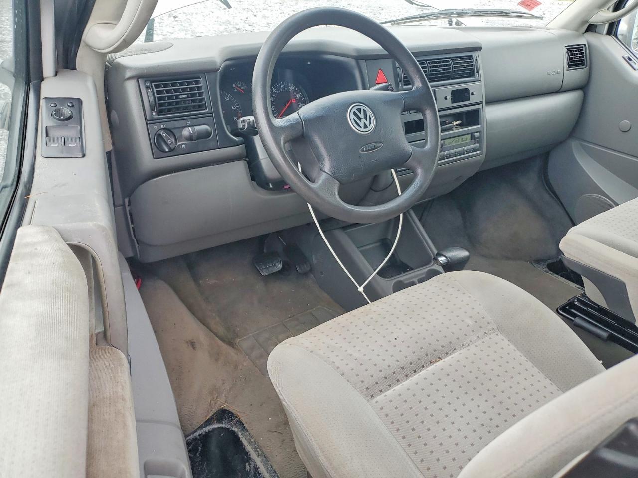 2002 VOLKSWAGEN EUROVAN