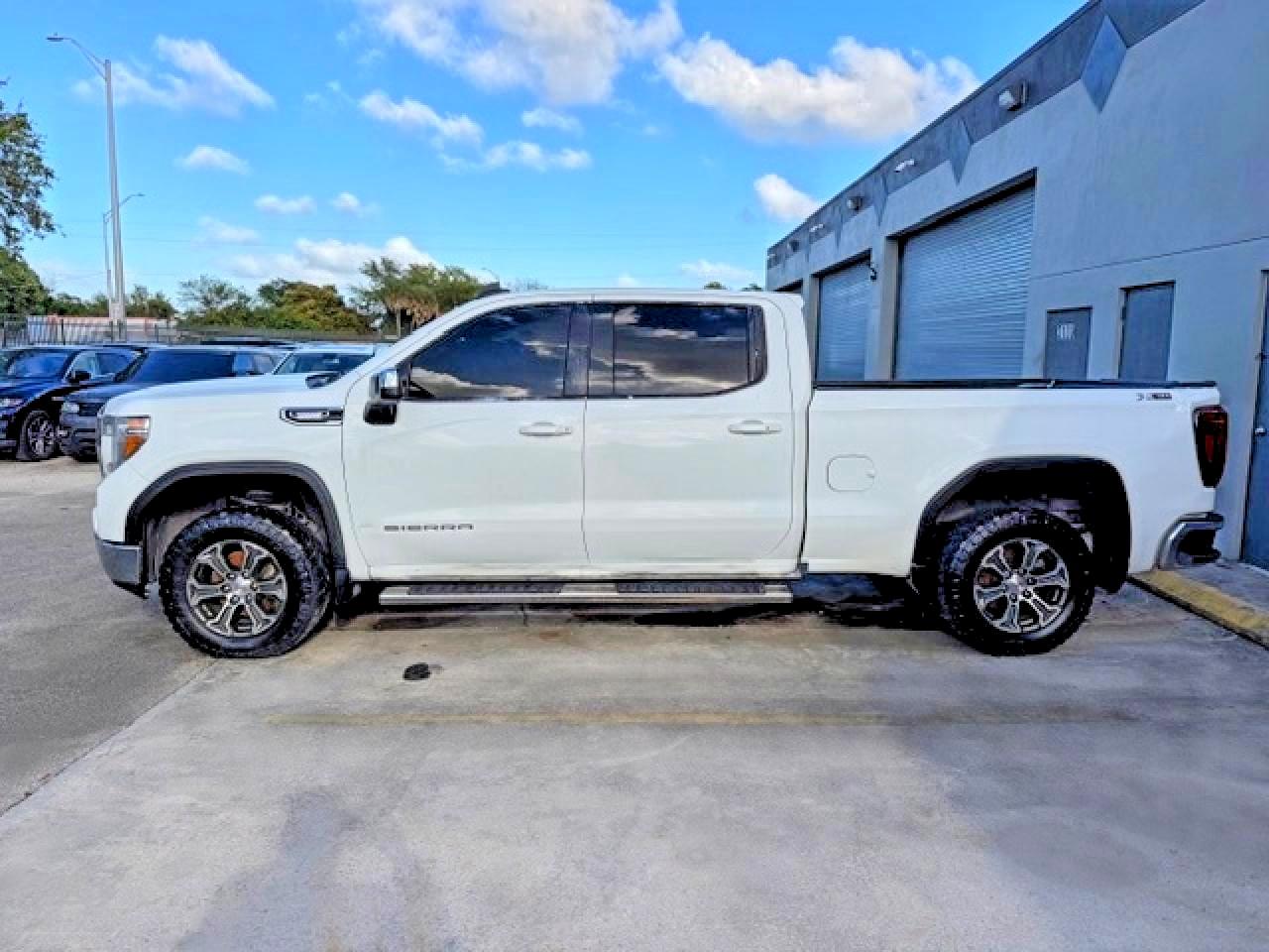 2021 GMC SIERRA