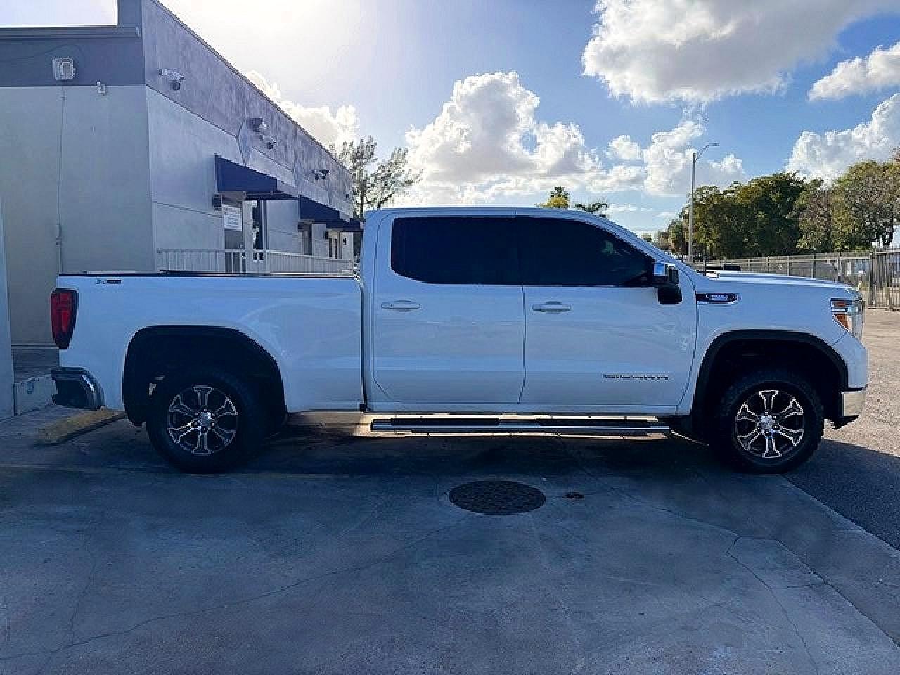 2021 GMC SIERRA