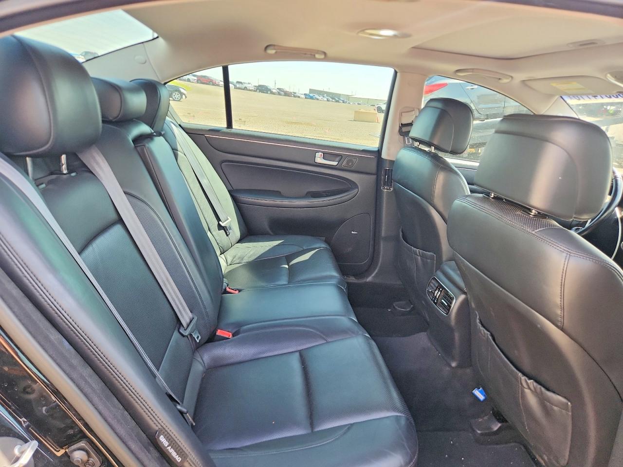 2012 HYUNDAI GENESIS