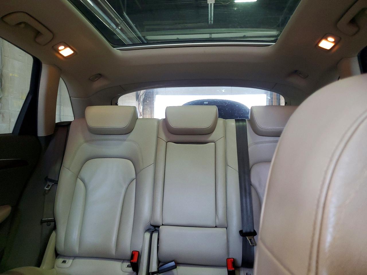 2010 AUDI Q5