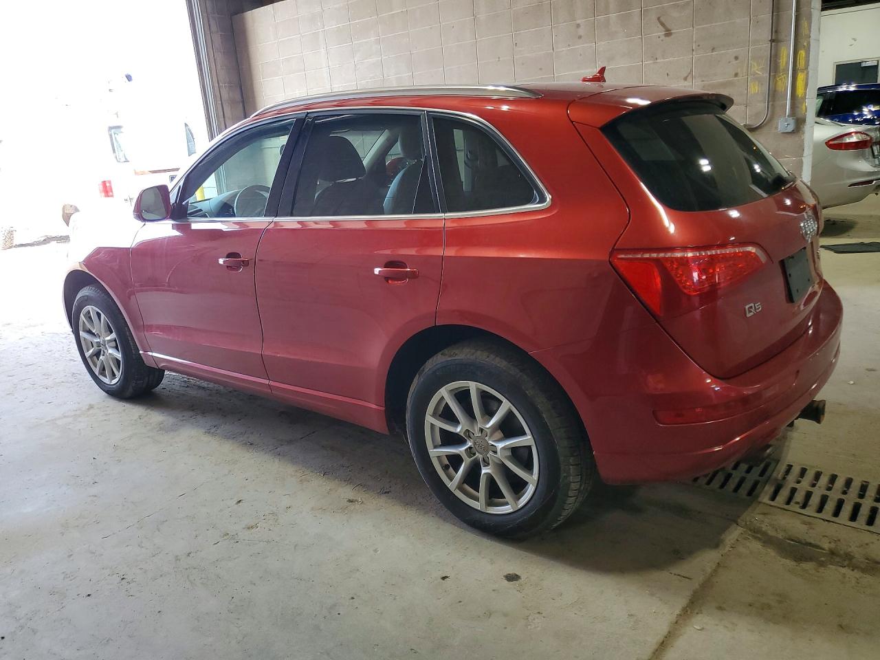 2010 AUDI Q5